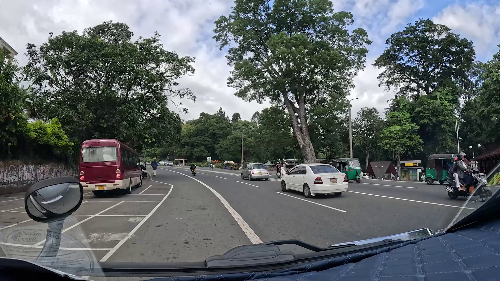Peradeniya - town — journey photo 1
